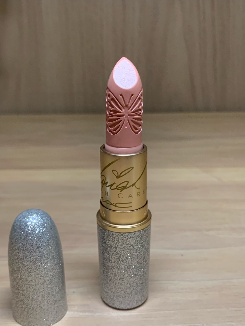 MAC x Mariah Carey DAHHLINGGG! Lipstick
